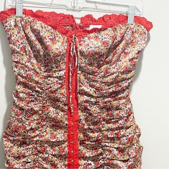 SKY TO MOON Women’s Red Ditsy Floral Ruched Strapless Front Close Dress Sz M - Picture 2 of 7